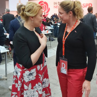Bundesministerin Franziska Giffey mit Kathrin Pollack